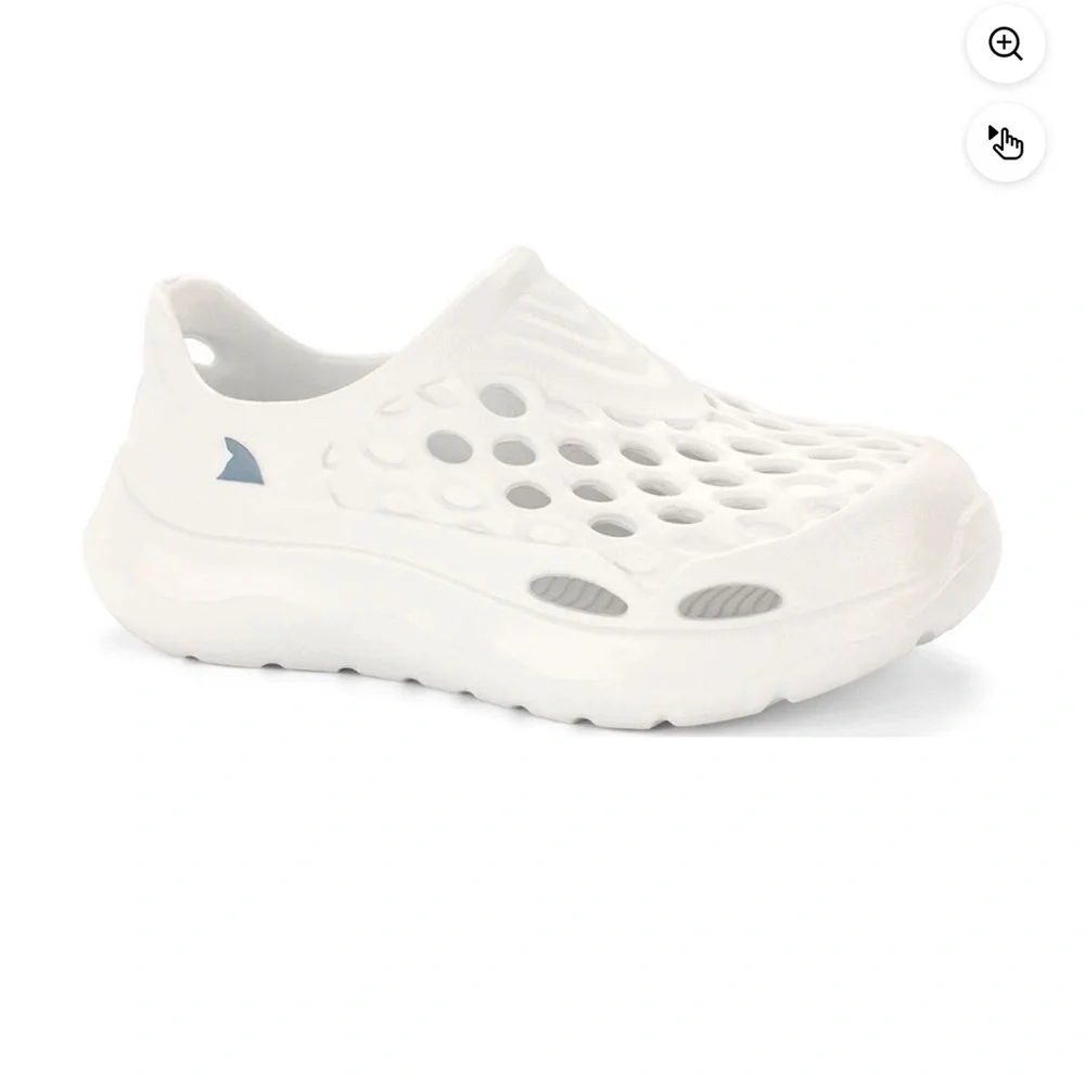 Rugged Shark Kids white Water Shoes